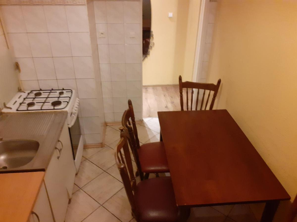 Kamienica Apartment Gniezno Exterior foto